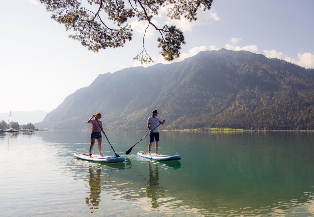 Stand-Up-Paddler am Achensee 